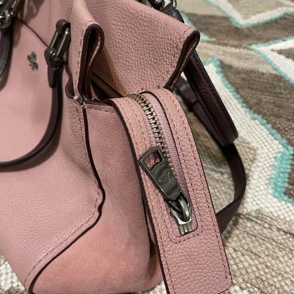 I’m selling a beautiful coach bag/matching wallet - Picture 5 of 14